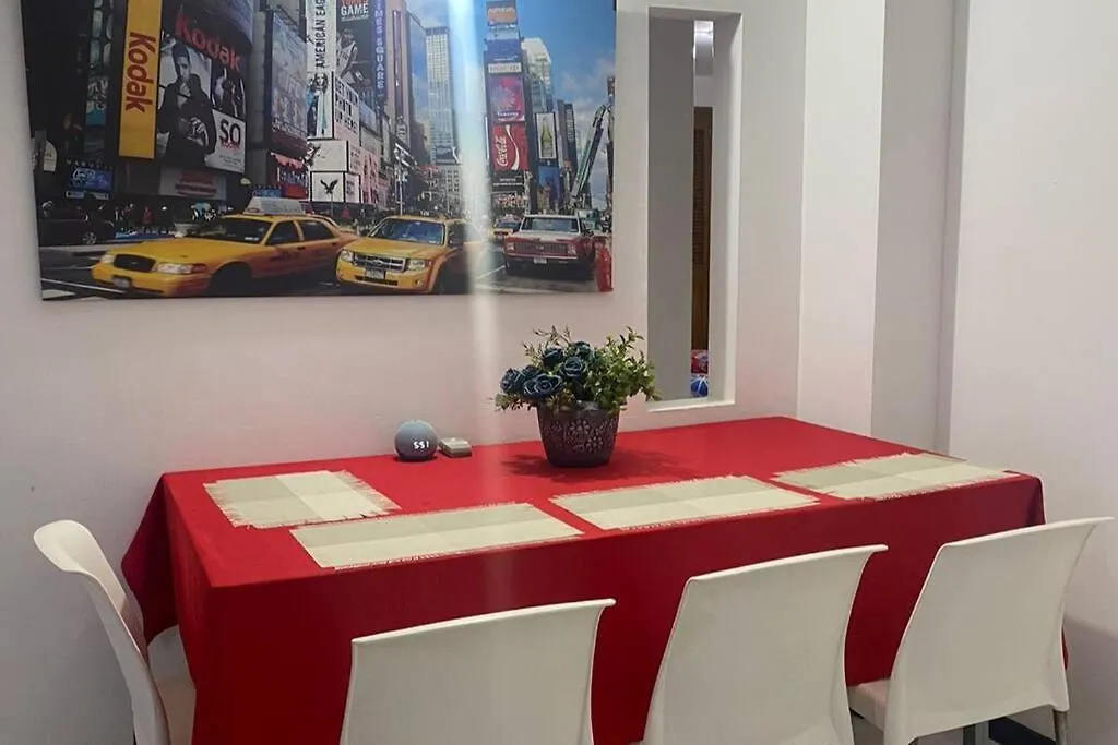 4 Habitaciones - 3 Banos , Enfrente Del Exito De Laureles Medellín Apartamento