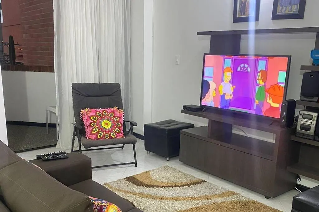Apartamento 4 Habitaciones - 3 Banos , Enfrente Del Exito De Laureles Medellín Colômbia